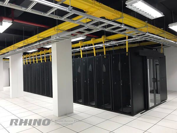 Data hall with server racks on a raised access floor (photo: Rhino Access Floors)